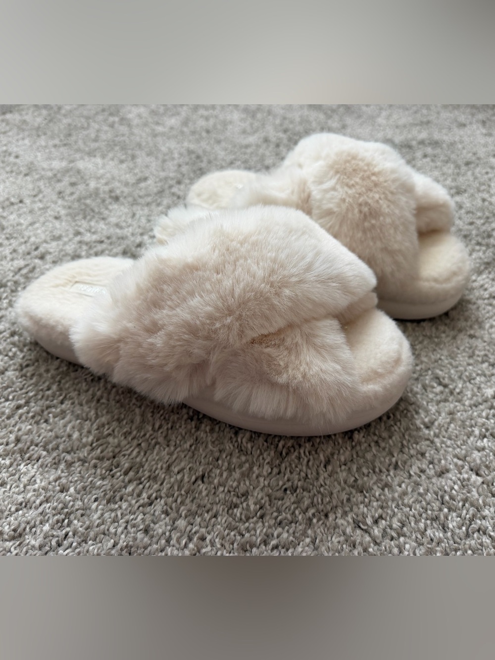 Plush Cross-Band Women's Slippers in Cream